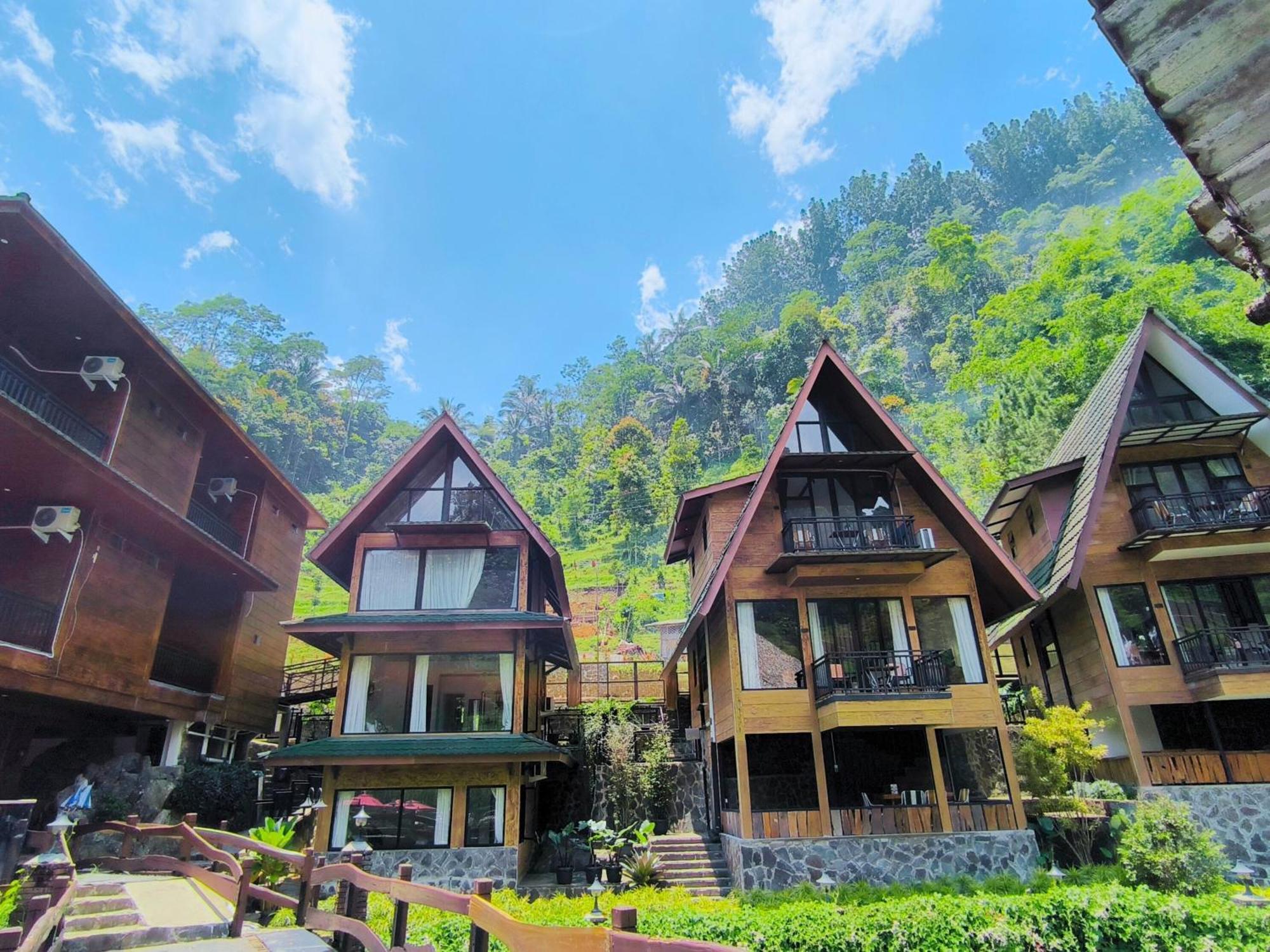 Bayan Village Baturraden Exterior foto