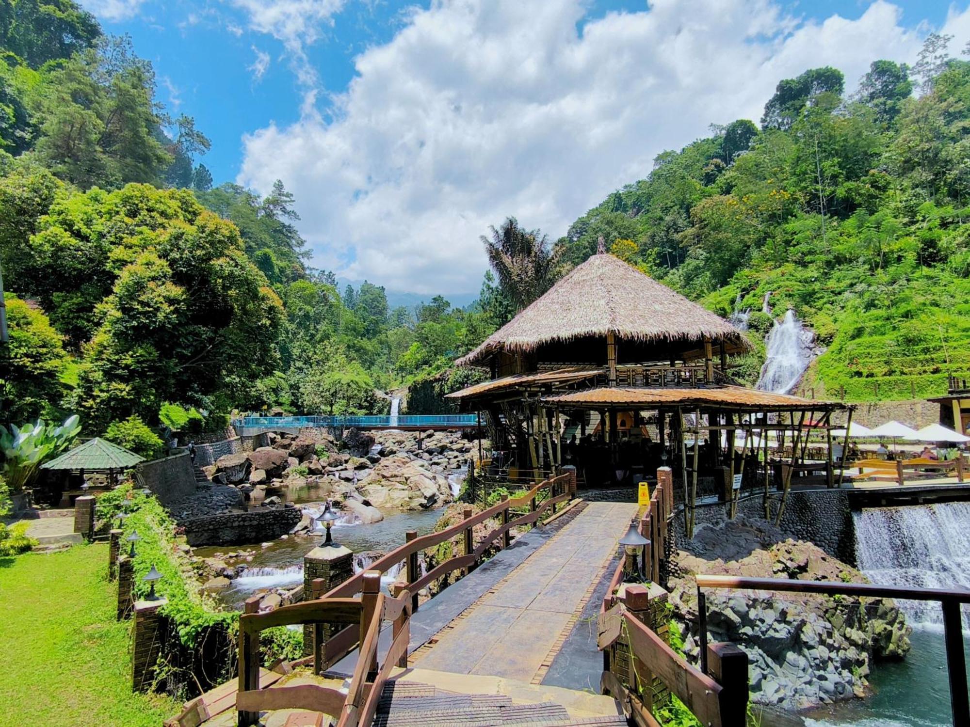 Bayan Village Baturraden Exterior foto